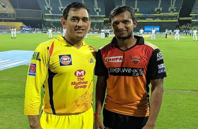 ms_dhoni_and_t_natarajan.png IPL 2021: महेन्द्र सिंह धोनी की एक सलाह ने बदल दिया था टी नटराजन का कॅरियर