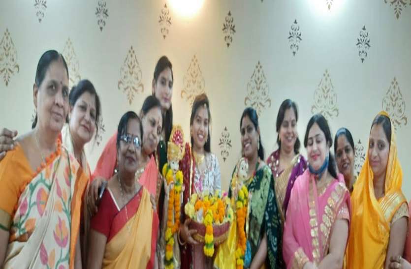 गणगौर लोकपर्व में घूमर लोकनृत्य से जमा रंग गणगौर लोकपर्व में घूमर लोकनृत्य से जमा रंग