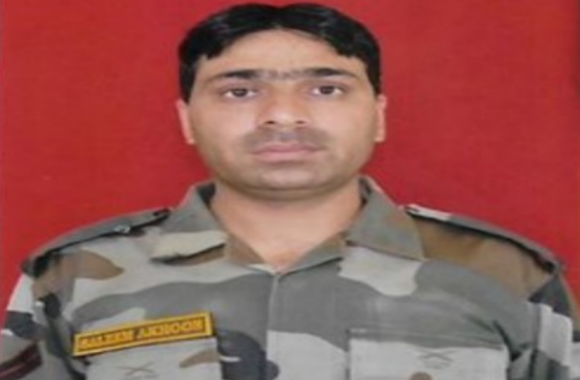 indian_army.png जम्मू-कश्मीर: बौखलाए आतंकियों ने छुट्टी पर घर आए निहत्थे जवान की गोली मारकर हत्या की