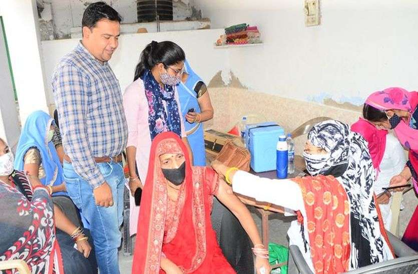 चूरू में कोरोना विस्फोट 21 लोग नए मरीज सामने आए चूरू में कोरोना विस्फोट 21 लोग नए मरीज सामने आए
