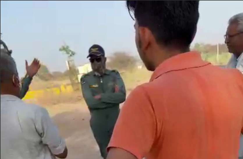 indian_air_force.jpg हेलीकॉप्टर से विस्फोटक गिरने की सूचना से हड़कम्प