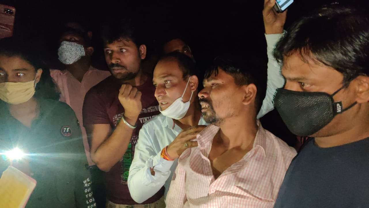 तेरहवीं की तैयारियों में लगे परिवार के छह मकान जलकर हुए खाक