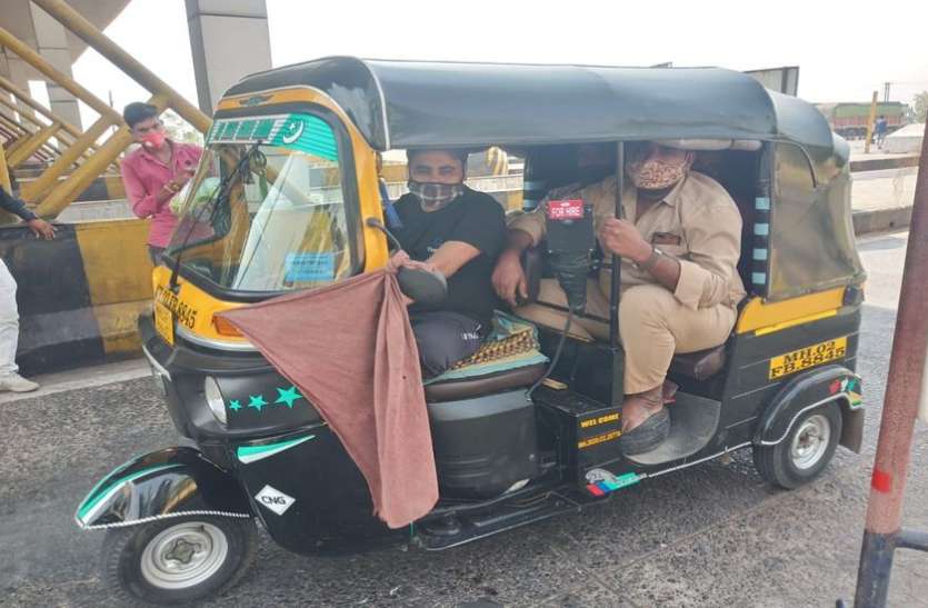 ऐसे हालात में महाराष्ट्र में नहीं रहना चाहते, घर की रूखी-सूखी खा लेंगे ऐसे हालात में महाराष्ट्र में नहीं रहना चाहते, घर की रूखी-सूखी खा लेंगे