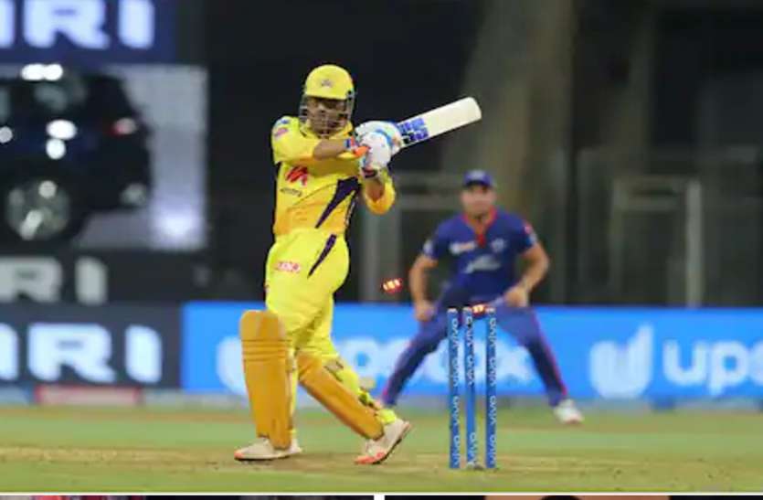 mahendra singh dhoni IPL 2021: धोनी को डबल झटका, मैच हारने के बाद लगा 12 लाख का जुर्माना