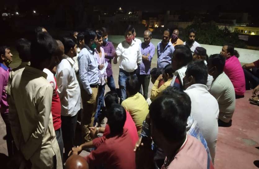सड़क चौड़ीकरण के लिए व्यापारियों के साथ हो खुली बैठक Ayodhya devolepment : सड़क चौड़ीकरण के लिए व्यापारियों के साथ हो खुली बैठक
