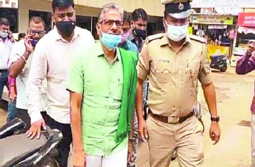 बेलगावी पुलिस ने कोडिहल्ली चंद्रशेखर को हिरासत में लिया बेलगावी पुलिस ने कोडिहल्ली चंद्रशेखर को हिरासत में लिया