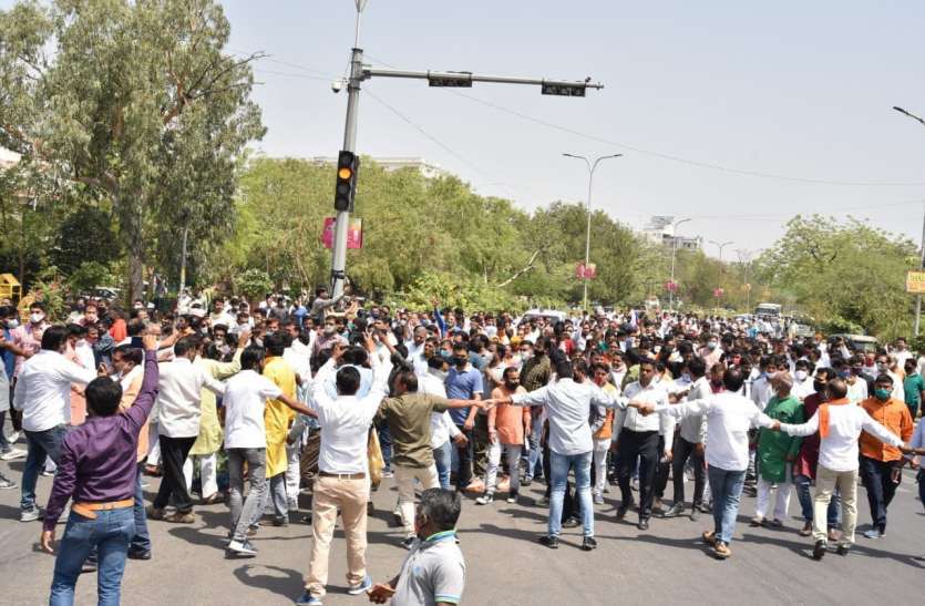 पुजारी को मिला न्याय, पूनियां ने की धरना समाप्त करने की घोषणा पुजारी को मिला न्याय, पूनियां ने की धरना समाप्त करने की घोषणा