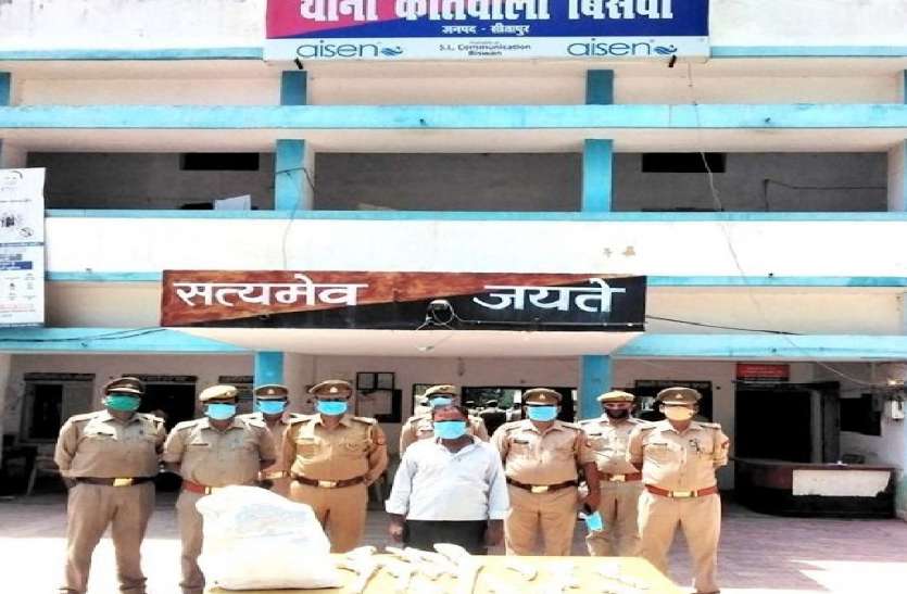 अवैध शस्त्र फैक्ट्री का पुलिस ने किया भांडाफोड़, एक तस्कर गिरफ्तार अवैध शस्त्र फैक्ट्री का पुलिस ने किया भांडाफोड़, एक तस्कर गिरफ्तार