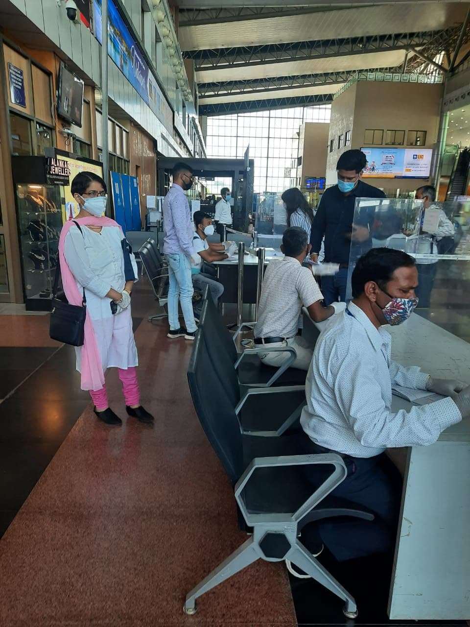 udaipur_airport1.jpg