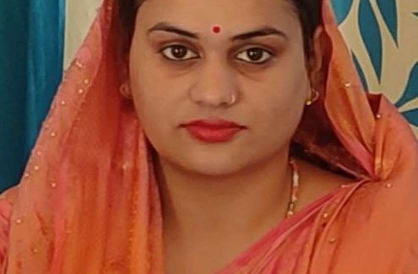 कोविड का टीका लगवाकर लौट रही महिला एलडीसी की मौत कोविड का टीका लगवाकर लौट रही महिला एलडीसी की मौत