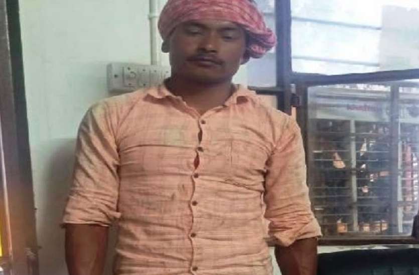सीएसटी टीम ने पकड़ा 740 किलो गांजे के साथ तस्कर सीएसटी टीम ने पकड़ा 740 किलो गांजे के साथ तस्कर