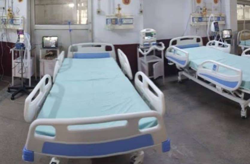 hospital_bed.jpg हैरतअंगेज : 'भगवान' के सामने ही ने 'रहमान' ने 'राम' को पटककर मार डाला...