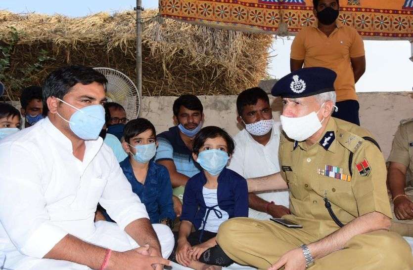 पुलिस महानिदेशक लाठर बोले : अपराधियों की अब खैर नहीं, किसी भी सूरत में बख्शेंगे नहीं,पुलिस थानों को पहले से अधिक मुहैया कराए आधुनिक हथियार पुलिस महानिदेशक लाठर बोले : अपराधियों की अब खैर नहीं, किसी भी सूरत में बख्शेंगे नहीं,पुलिस थानों को पहले से अधिक मुहैया कराए आधुनिक हथियार