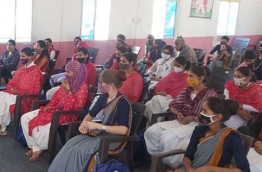 पुलिस पब्लिक संवाद: महिलाओं की सुरक्षा हमारी प्राथमिकता पुलिस पब्लिक संवाद: महिलाओं की सुरक्षा हमारी प्राथमिकता