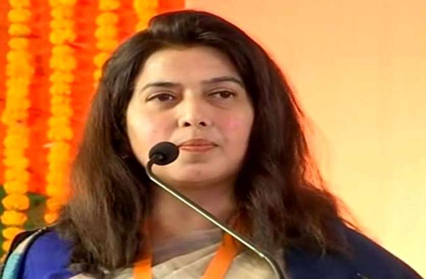 BJP सांसद सरोज पांडेय कोरोना पॉजिटिव, हालत बिगड़ी तो AIIMS में हुईं भर्ती, ट्वीट कर संपर्क में आए लोगों से जांच की अपील BJP सांसद सरोज पांडेय कोरोना पॉजिटिव, हालत बिगड़ी तो AIIMS में हुईं भर्ती, ट्वीट कर संपर्क में आए लोगों से जांच की अपील