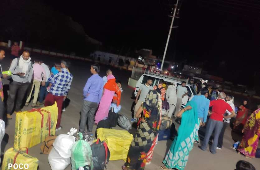 वापस आ रहे प्रवासियों पर नजर नहीं लॉकडाउन के डर के साथ यूपी पंचायत चुनाव के लिए भी दिल्ली से हो रही प्रवासियों की वापसी