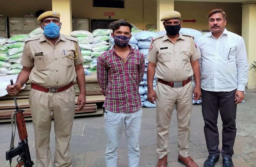 मोबाइल टॉवरों के चुराते थे पार्ट्स, पुलिस ने दबोचा मोबाइल टॉवरों के चुराते थे पार्ट्स, पुलिस ने दबोचा