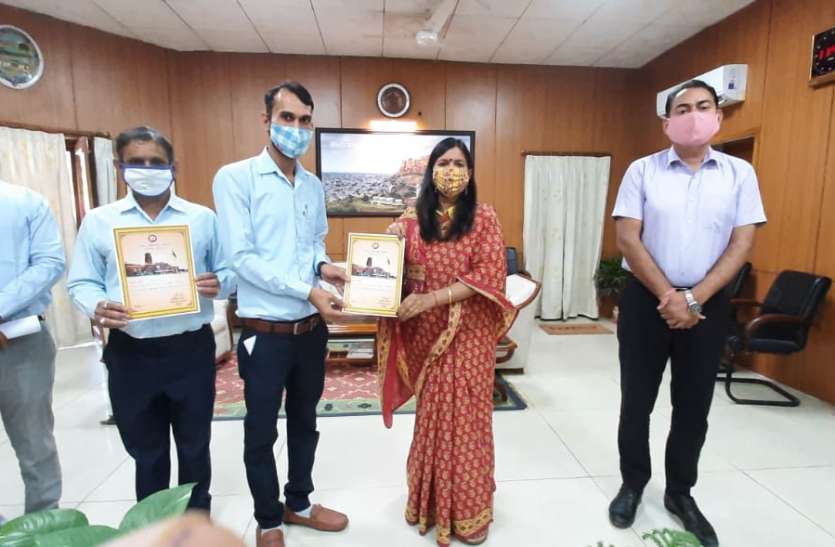 RAILWAY---लोको पायलट व सहायक पुरस्कृत RAILWAY---लोको पायलट व सहायक पुरस्कृत