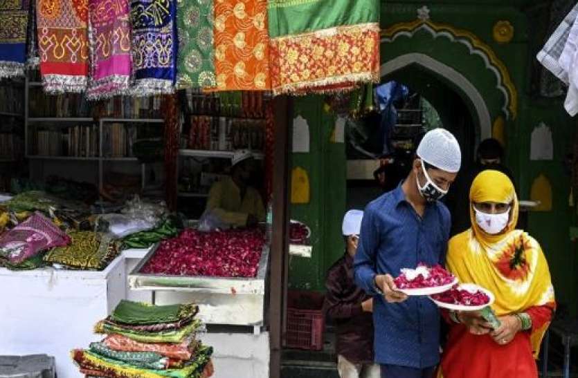 Ramadan Mubarak 2021: मरकज में 5 लोगों को ही नमाज अदा करने की इजाजत, दिल्ली हाईकोर्ट ने केंद्र से मांगा जवाब