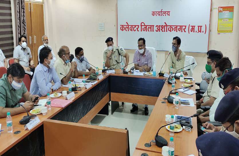 दो दिन छोड़ अभी नहीं लगेगा ‘कोरोना कफ्र्यू’, लापरवाही बरती तो अगले सप्ताह होगा निर्णय दो दिन छोड़ अभी नहीं लगेगा ‘कोरोना कर्फ्यू ’, लापरवाही बरती तो अगले सप्ताह होगा निर्णय