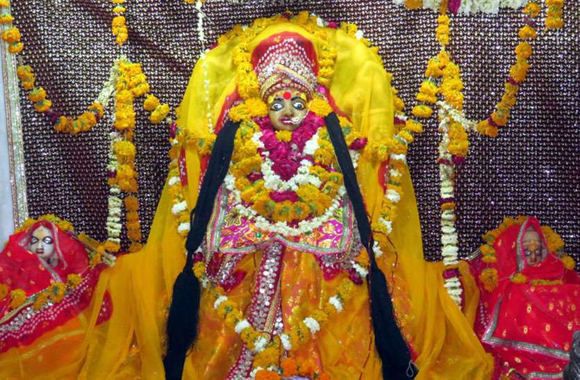 चैत्र नवरात्र पर मंत्रोच्चार के साथ हुई घट स्थापना, प्रमुख मंदिरों में शुरू हुए अनुष्ठान चैत्र नवरात्र पर मंत्रोच्चार के साथ हुई घट स्थापना, प्रमुख मंदिरों में शुरू हुए अनुष्ठान