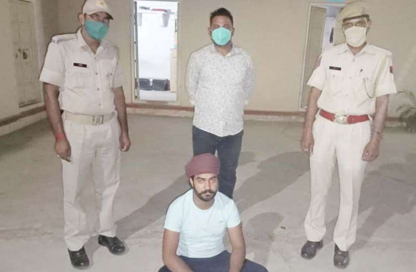 अवैध पिस्टल लेकर बाजार में घूम रहा युवक पुलिस के हत्थे चढ़ा अवैध पिस्टल लेकर बाजार में घूम रहा युवक पुलिस के हत्थे चढ़ा