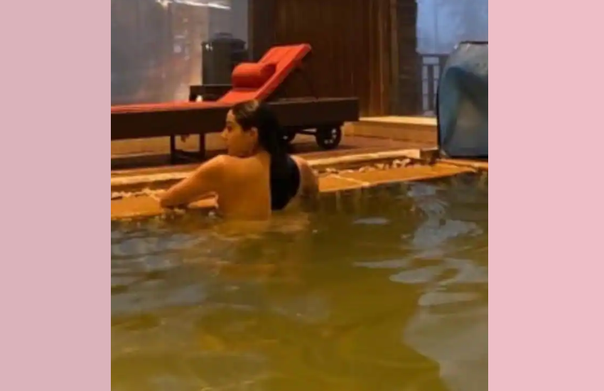 sara_ali_khan_in_pool.png