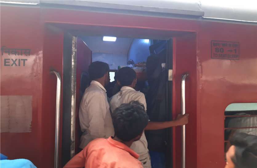 Train coaches coming from Mumbai, Pune and no place in toilets