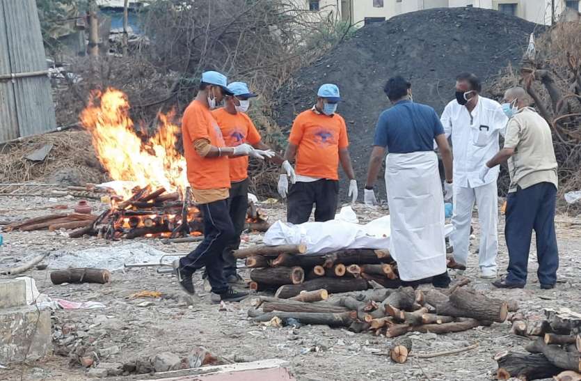 SURAT NEWS: 24 घंटे संभालेंगे दाह संस्कार सेवा की जिम्मेदारी SURAT NEWS: 24 घंटे संभालेंगे दाह संस्कार सेवा की जिम्मेदारी