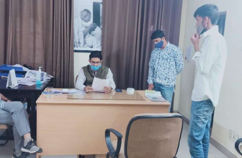 परीक्षाओं पर कोविड इफेक्ट परीक्षाओं पर कोविड इफेक्ट