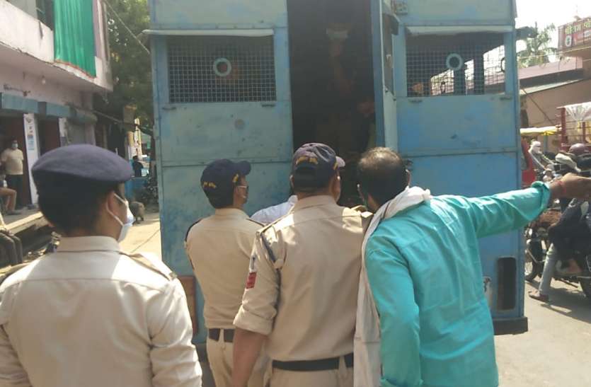 मास्क नहीं लगाया तो 46 लोगों को भेजा जेल मास्क नहीं लगाया तो 46 लोगों को भेजा जेल