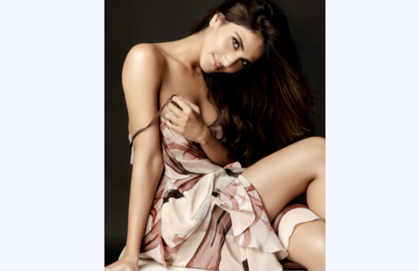 vaani_kapoor_hot_clidk.png
