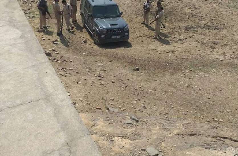 नौ बदमाशों के लिए 32 पुलिसकर्मियों की टीम गठित नौ बदमाशों के लिए 32 पुलिसकर्मियों की टीम गठित