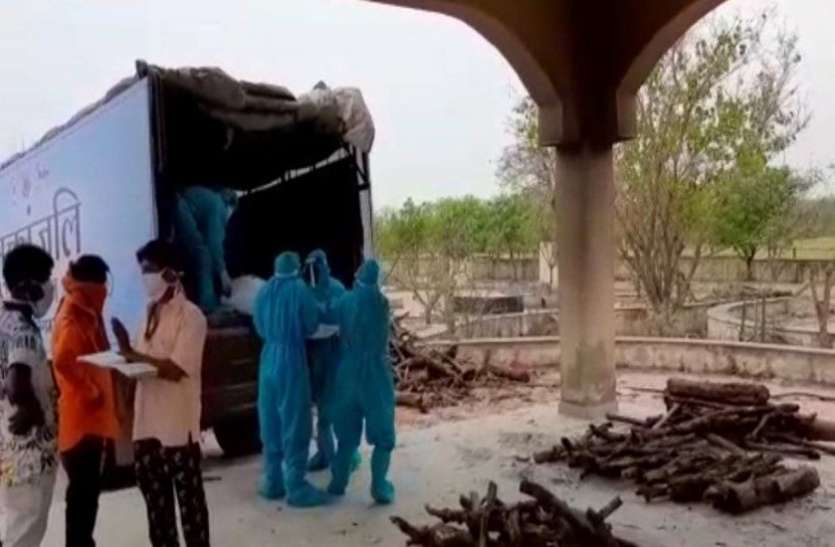 छत्तीसगढ़ : इस महीने दूसरी बार 15 हजार से ज्यादा पॉजिटिव छत्तीसगढ़ : इस महीने दूसरी बार 15 हजार से ज्यादा पॉजिटिव