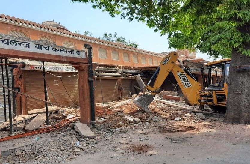 स्मार्ट सिटी का स्मार्ट काम : 15 दिन पहले जिस बरामदे की मरम्मत की, सुबह भरभरा कर गिर पड़ा स्मार्ट सिटी का स्मार्ट काम : 15 दिन पहले जिस बरामदे की मरम्मत की, सुबह भरभरा कर गिर पड़ा