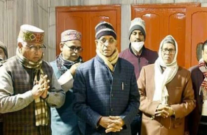 मंदिर निर्माण में मिले 22 करोड़ का 15000 चेक वापस मंदिर निर्माण में मिले 22 करोड़ का 15000 चेक वापस