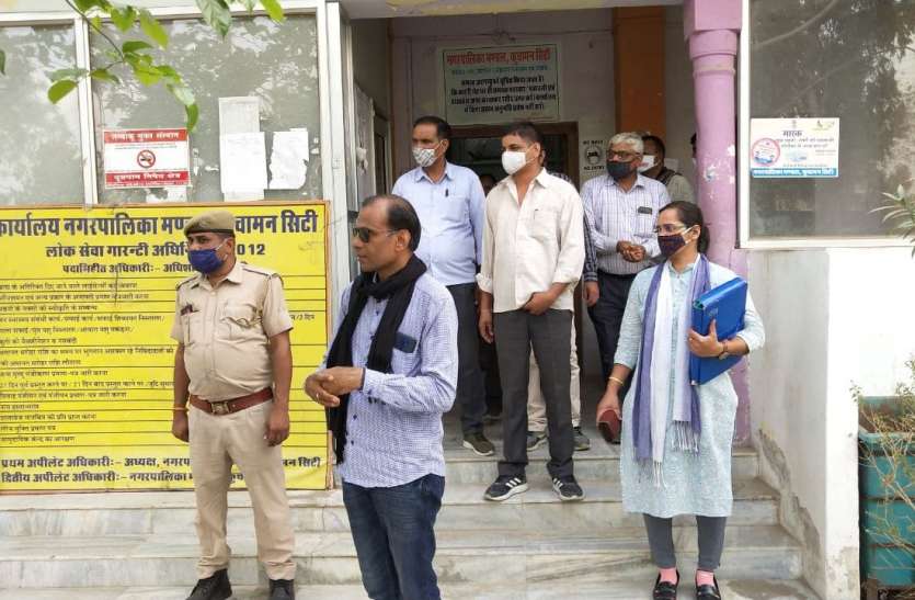 Trap राजस्थान के इस शहर में नगर पालिका जेईएन काे 12 हजार की रिश्वत लेते रंगे हाथ दबोचा