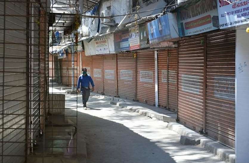 यूपी में बंद रहेंगी शराब की दुकानें, प्लेटफॉर्म टिकट बिक्री पर भी रोक यूपी में बंद रहेंगी शराब की दुकानें, प्लेटफॉर्म टिकट बिक्री पर भी रोक