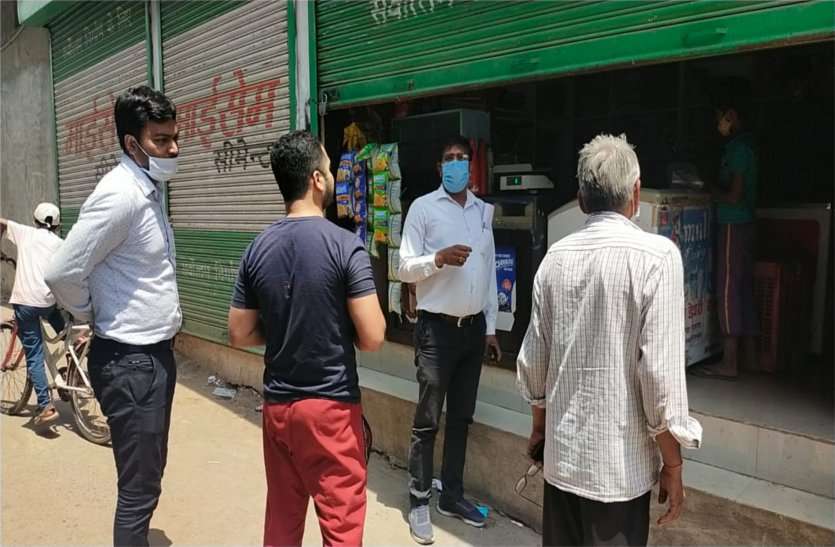Vegetable shops on Kutcha road removed कच्चे रोड पर लगी सब्जी की दुकानें हटवाईं, एक डेयरी को किया सील