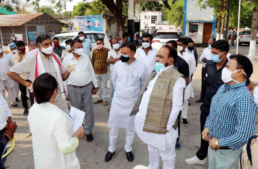 1701nsp3.jpg ठीक से मास्क लगाना भूले कोरोना प्रभारी मंत्री
