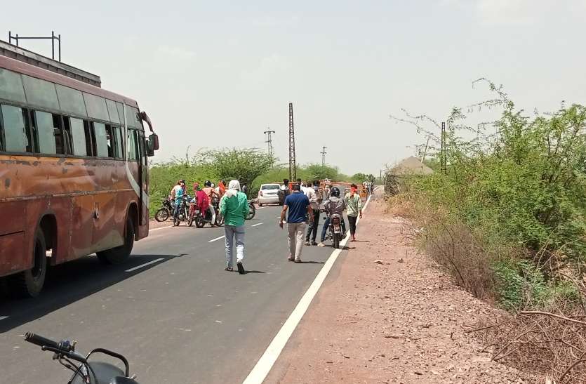 राजस्थान ने बॉर्डर पर लगाई पाबंदी, यात्रियों को लौटाया राजस्थान ने बॉर्डर पर लगाई पाबंदी, यात्रियों को लौटाया