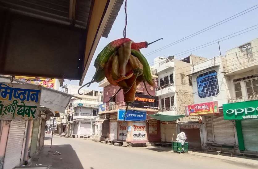 एमआरपी से ज्यादा रुपए मांगे तो यहां करें शिकायत एमआरपी से ज्यादा रुपए मांगे तो यहां करें शिकायत