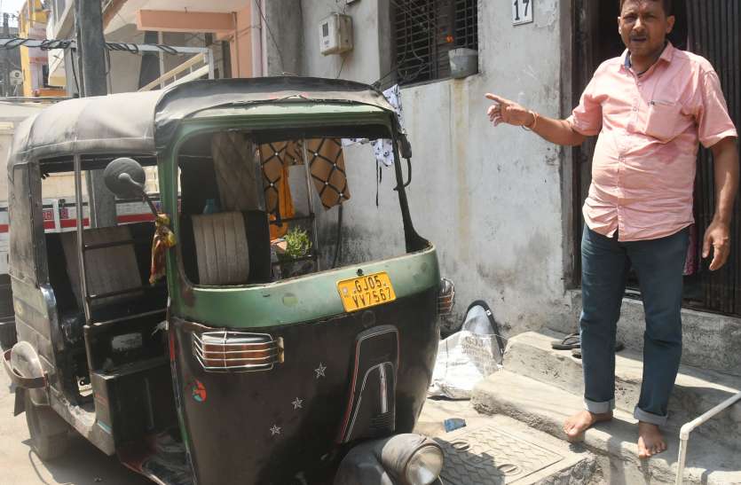 डिंडोली में रात्रि कफ्र्यू के दौरान समाज कंटकों का आतंक, हथियार लेकर मचाया उत्पात, जमकर तोडफ़ोड़ डिंडोली में रात्रि कफ्र्यू के दौरान समाज कंटकों का आतंक, हथियार लेकर मचाया उत्पात, जमकर तोडफ़ोड़