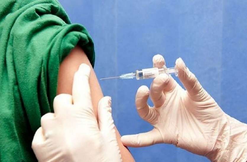 Corona Vaccine 18 वर्ष के अधिक उम्र के लोगों को 1 मई से लगेगी Corona Vaccine, तैयारी करने में जुटी सरकार