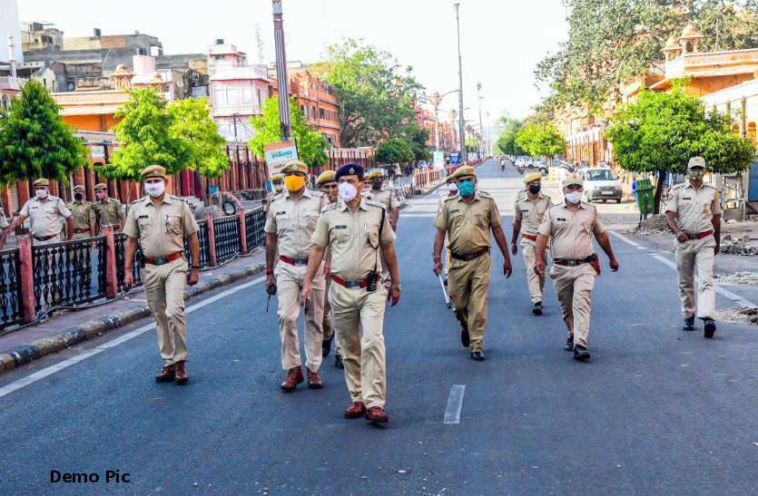 a3.jpg नाकाबंदी के दौरान महिला थानाधिकारी से शर्मनाक हरकत करने वाले दो हिरासत में