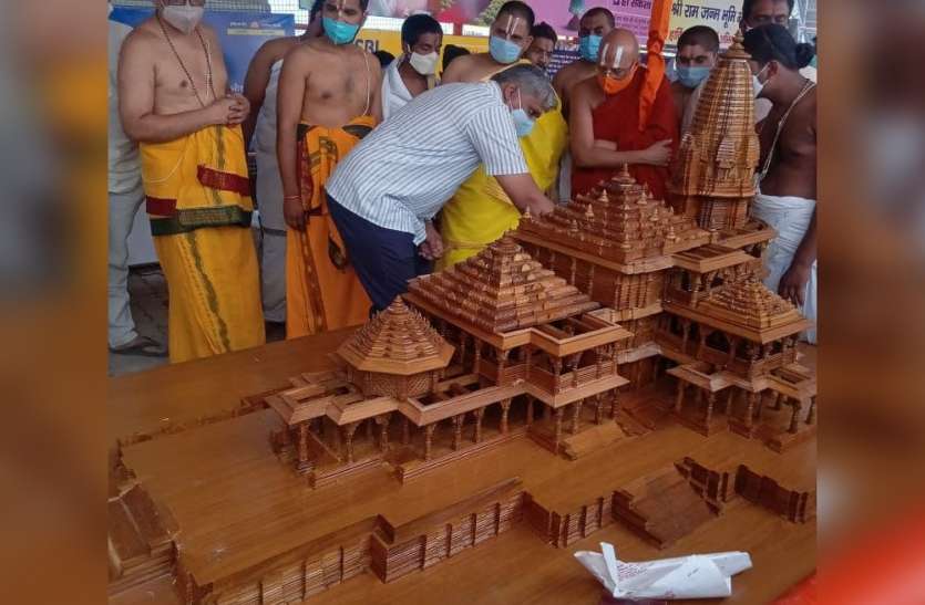 Ram Mandir Model Ayodhya में रामनवमी से नई व्यवस्था : रामलला संग कोदंड राम के भी होंगे दर्शन, परिसर में भव्य मंदिर मॉडल भी लगाया गया
