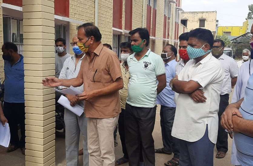 अनुशासन पखवाड़े में दुकानदारों ने प्रशासन की ऐसी मांग.... अनुशासन पखवाड़े में दुकानदारों ने प्रशासन की ऐसी मांग....