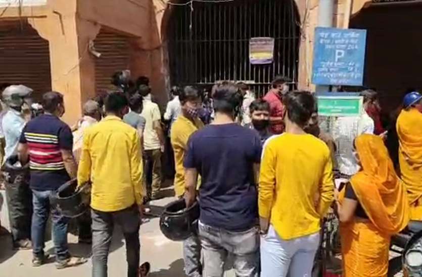 lockdown_in_rajasthan.jpg मौतें बढ़ी, फिर भी अनुशासन पखवाड़े में हो रही लापरवाही