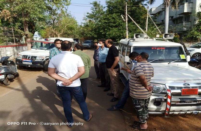 शहर के कोविड सेंटर में दो संक्रमित की मौत पर हुआ हंगामा शहर के कोविड सेंटर में दो संक्रमित की मौत पर हुआ हंगामा