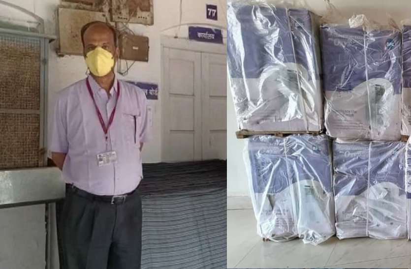 संकट में दानवीर आ रहे आंगे: पूर्व विधायक ने सौंपे गद्दे, जैन समाज ने ऑक्सीजन मशीन संकट में दानवीर आ रहे आंगे: पूर्व विधायक ने सौंपे गद्दे, जैन समाज ने ऑक्सीजन मशीन